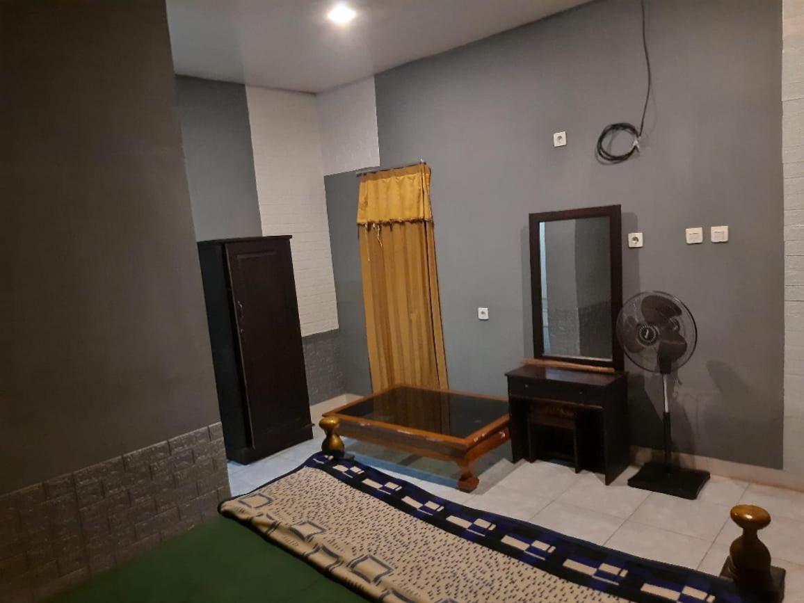 New Kami Homestay Banyuwangi  Exterior photo